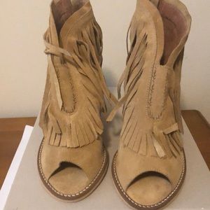 Musse & Cloud Women Fringe Heels